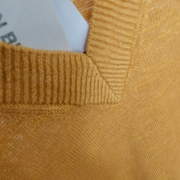 Premise V-neck Sweater XL NWT - Picture 6 of 7